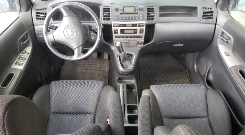 Toyota Corolla verso 1.8 VVT-i 147х.км. Италия, снимка 8 - Автомобили и джипове - 47428475