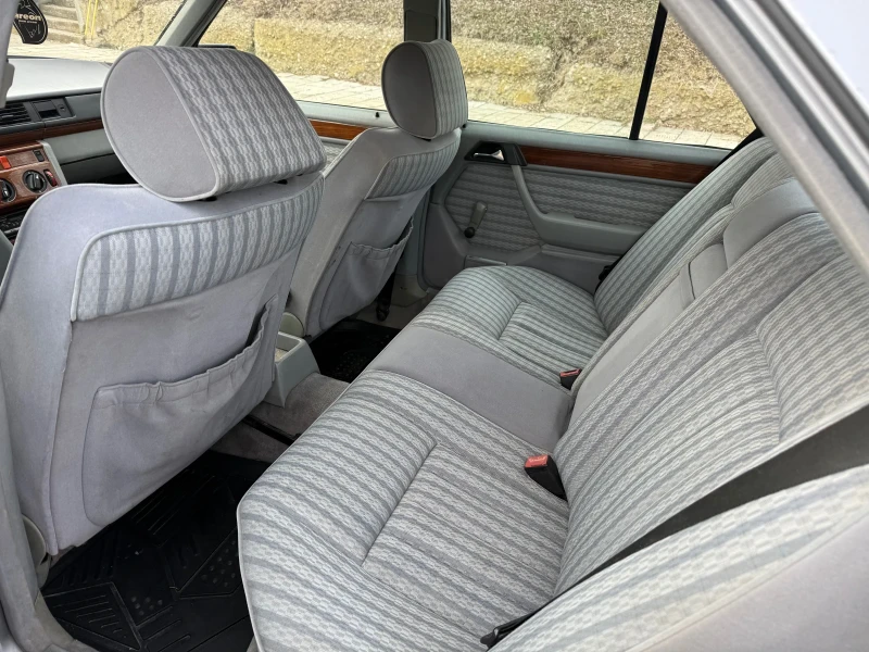 Mercedes-Benz 124 2.0 benzin, снимка 7 - Автомобили и джипове - 48838702