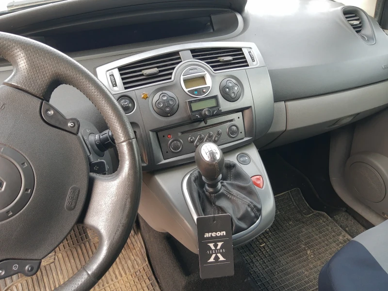 Renault Scenic, снимка 6 - Автомобили и джипове - 48992584