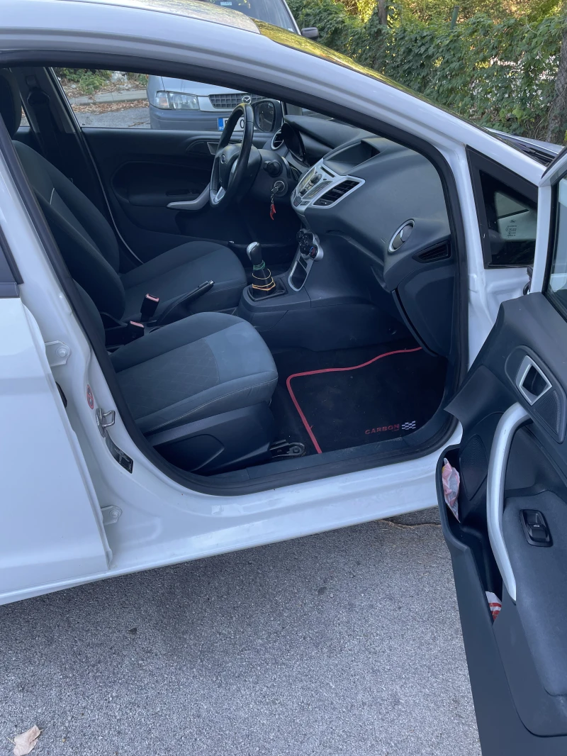Ford Fiesta 2012, Бензин 1.2, Обслужена, снимка 14 - Автомобили и джипове - 51703415