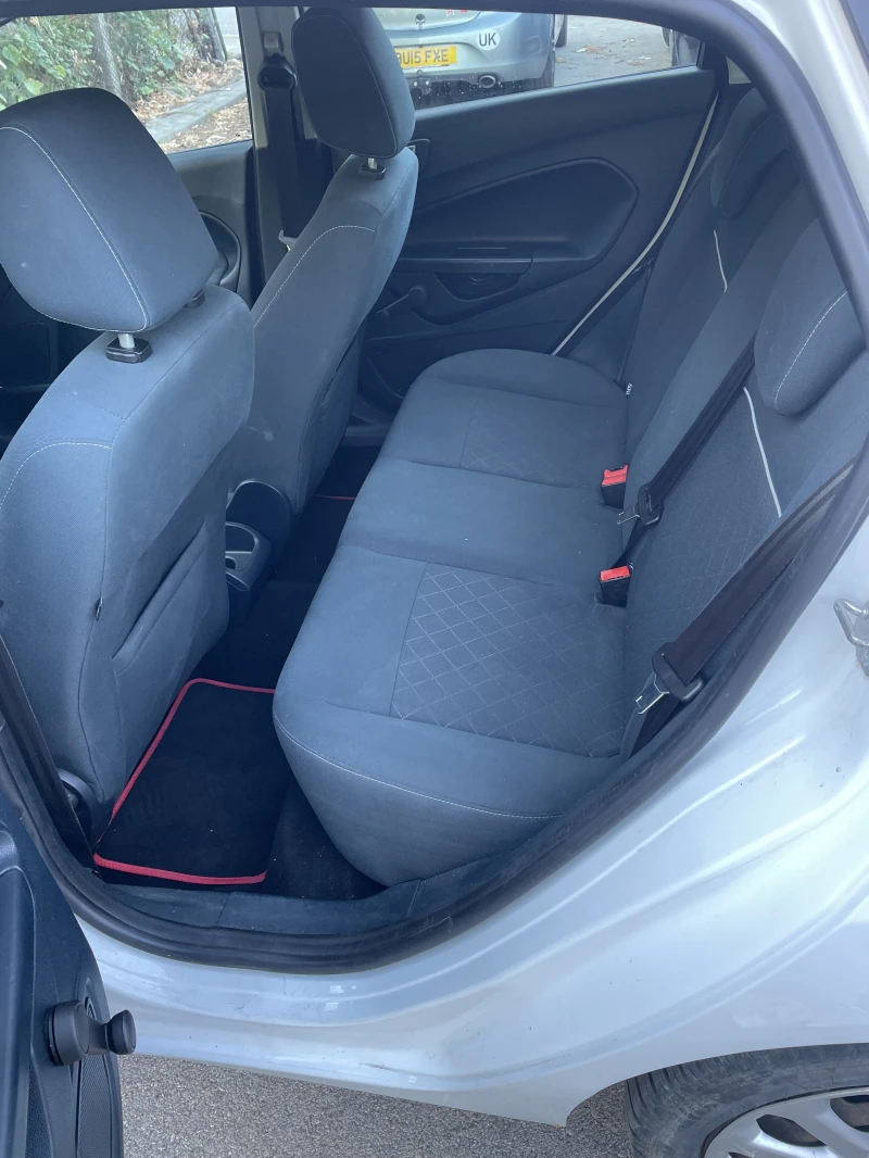 Ford Fiesta 2012, Бензин 1.2, Обслужена, снимка 11 - Автомобили и джипове - 51703415