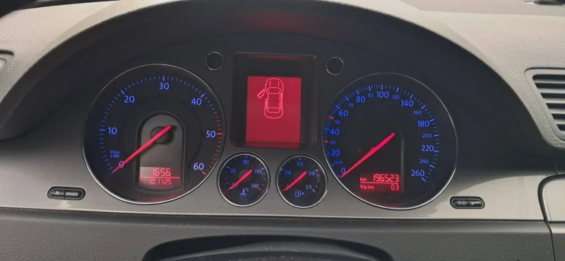 VW Passat, снимка 9 - Автомобили и джипове - 52368342