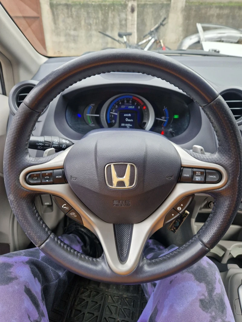 Honda Insight Хибрид, снимка 8 - Автомобили и джипове - 52770171