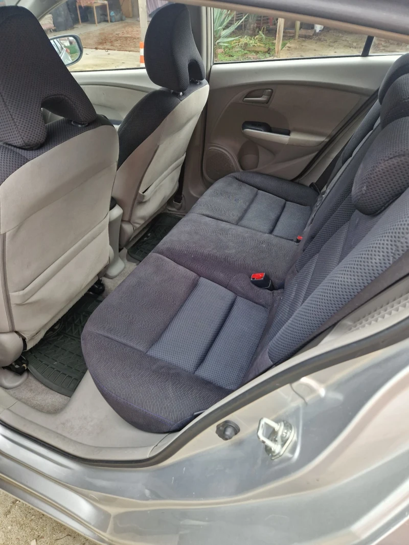 Honda Insight Хибрид, снимка 9 - Автомобили и джипове - 52770171
