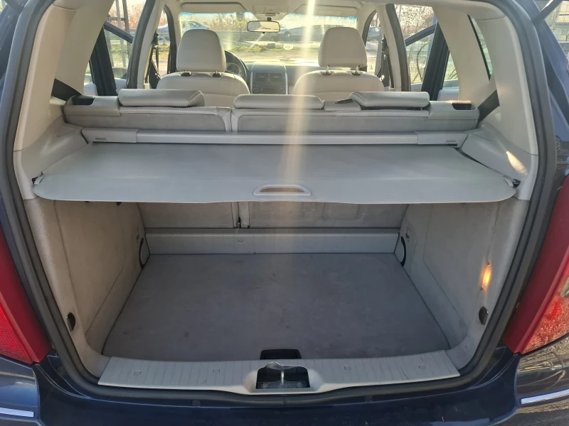 Mercedes-Benz A 180, снимка 13 - Автомобили и джипове - 52803287