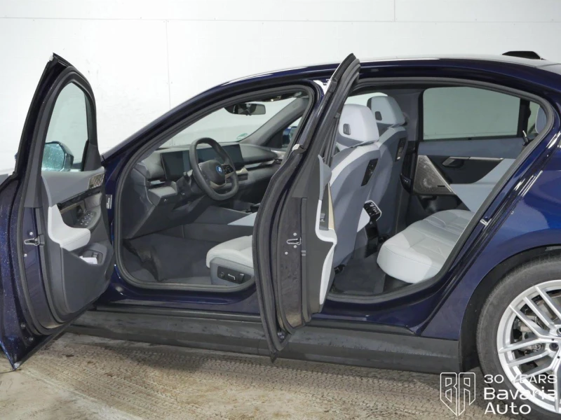 BMW i5 40 eDrive, снимка 5 - Автомобили и джипове - 52834368