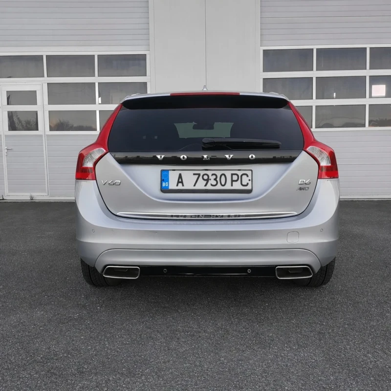 Volvo V60 2, 4 Plug in hybrid , снимка 3 - Автомобили и джипове - 52944432