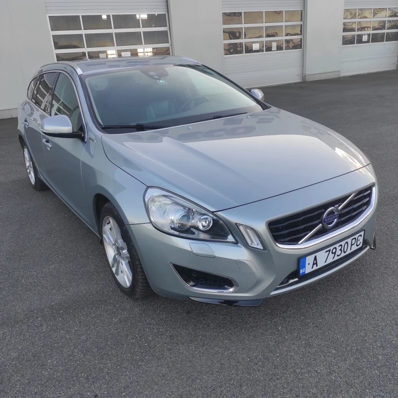 Volvo V60 2, 4 Plug in hybrid , снимка 3 - Автомобили и джипове - 52944432
