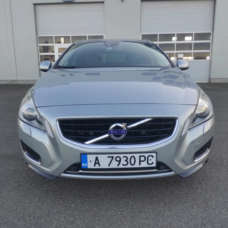 Volvo V60 2, 4 Plug in hybrid , снимка 2 - Автомобили и джипове - 52944432