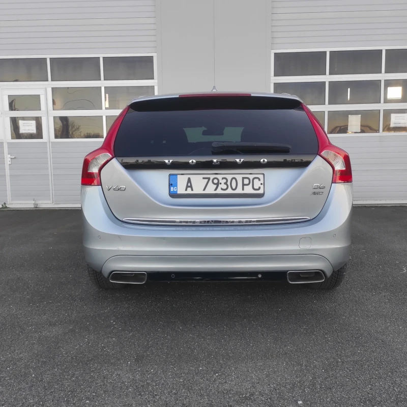Volvo V60 2, 4 Plug in hybrid , снимка 5 - Автомобили и джипове - 52944432