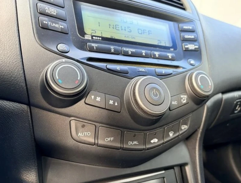 Honda Accord Уникален Honda Accord 2.2 CDTI седан спорт от 2007, снимка 13 - Автомобили и джипове - 53458301