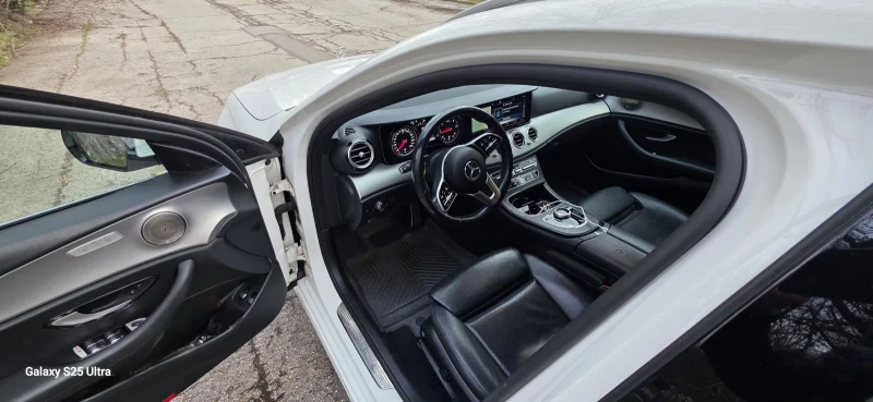 Mercedes-Benz E 220, снимка 12 - Автомобили и джипове - 53460539