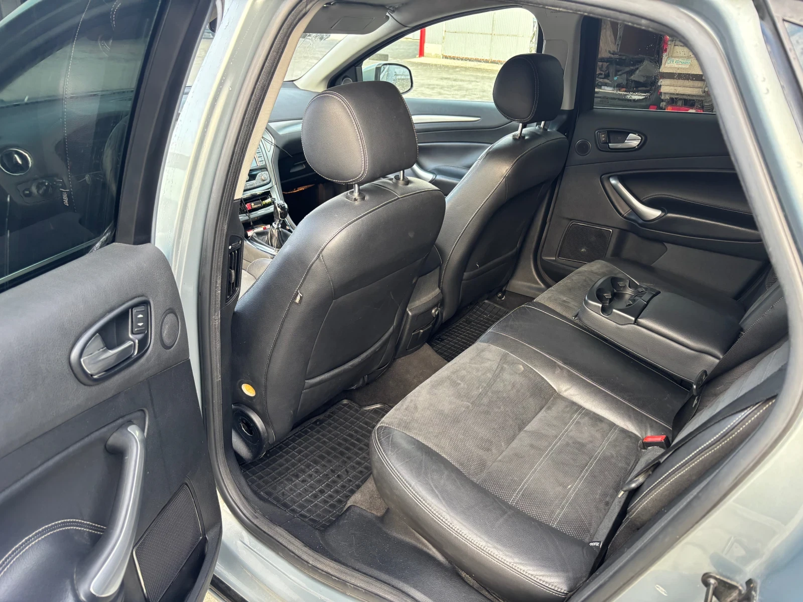 Ford Mondeo Ghia 2.0 tdci - изображение 6
