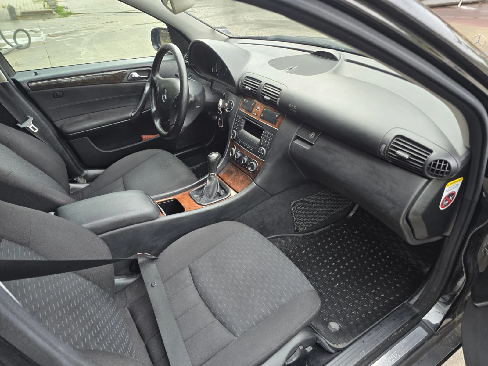 Mercedes-Benz C 200 Elegance - изображение 3