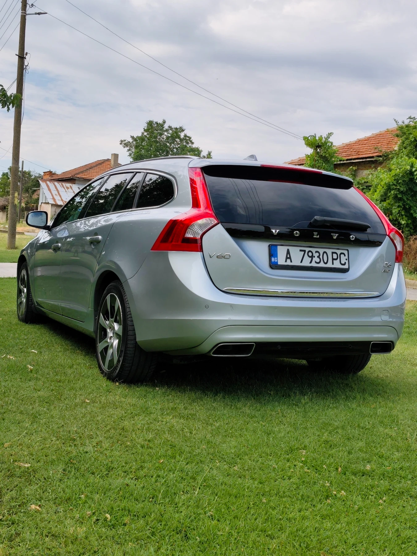 Volvo V60 2, 4 Plug in hybrid , снимка 5 - Автомобили и джипове - 52944432