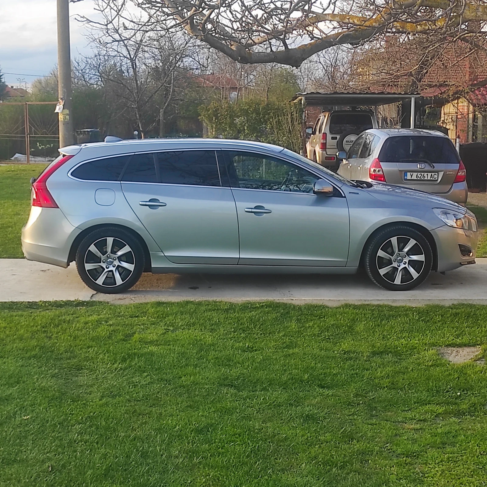 Volvo V60 2, 4 Plug in hybrid , снимка 3 - Автомобили и джипове - 52944432