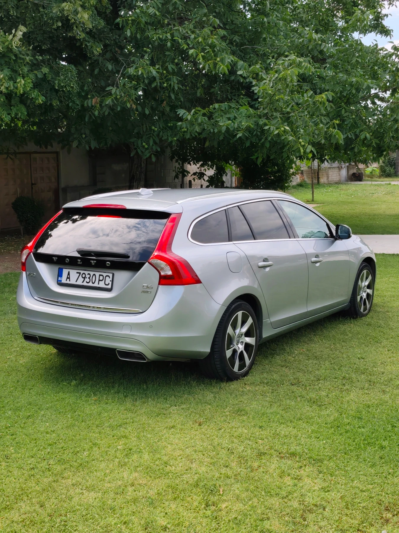 Volvo V60 2, 4 Plug in hybrid , снимка 7 - Автомобили и джипове - 52944432