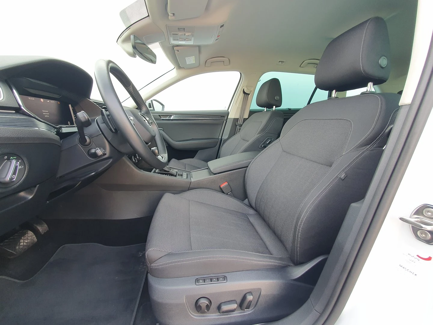 Skoda Superb Style - изображение 4