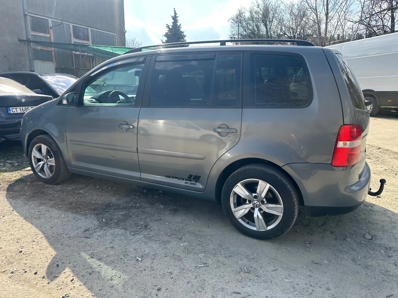 VW Touran, снимка 2 - Автомобили и джипове - 53893908