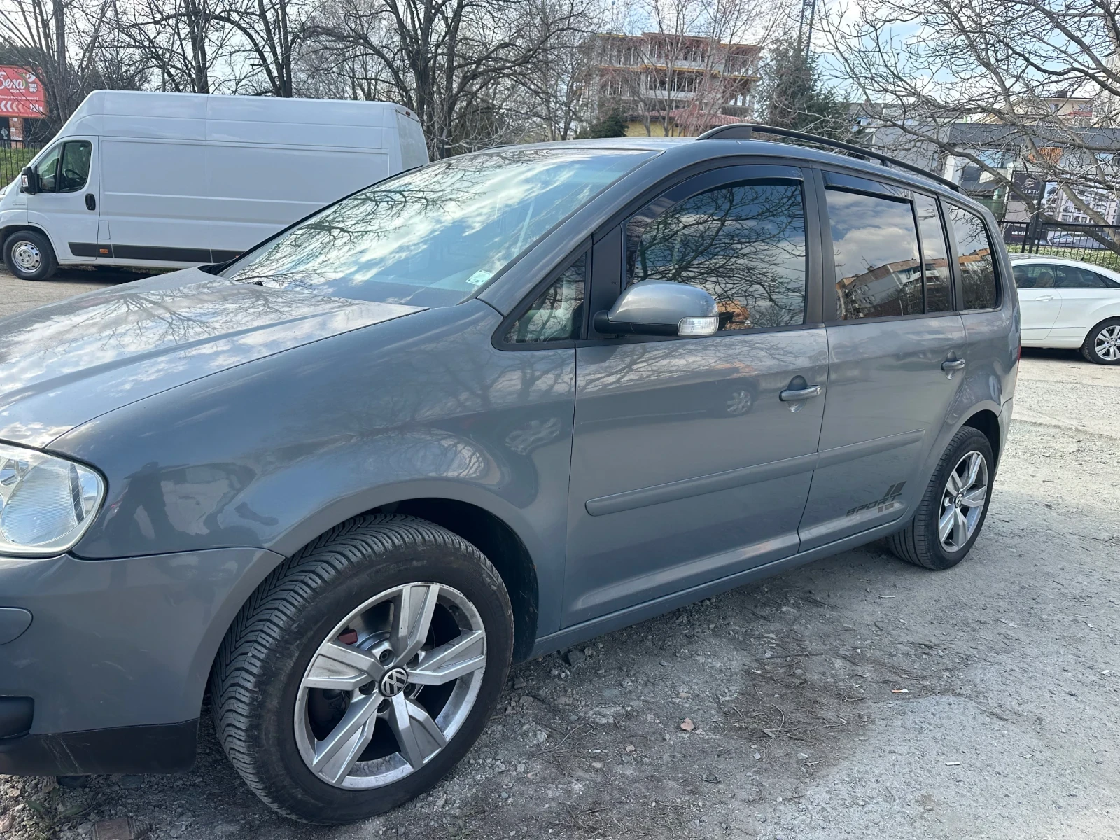 VW Touran, снимка 4 - Автомобили и джипове - 53893908