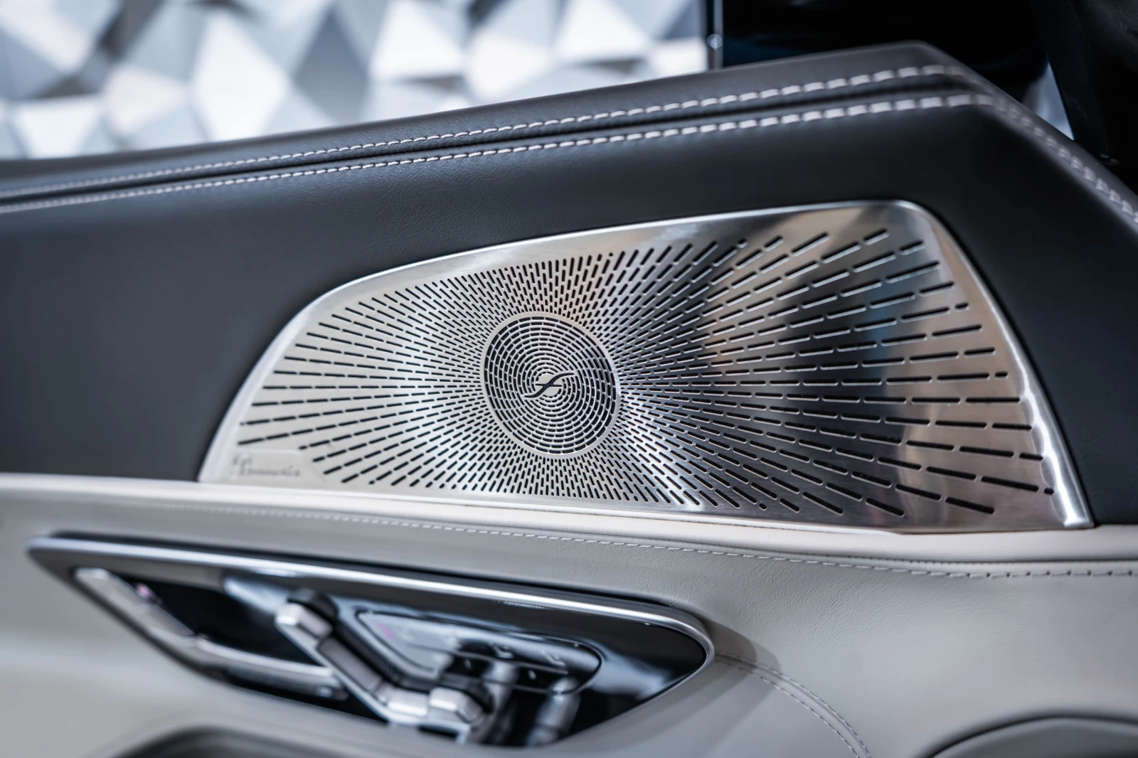 Mercedes-Benz SL 63 AMG 4M 21* NightP* Burmester, снимка 17 - Автомобили и джипове - 54112224