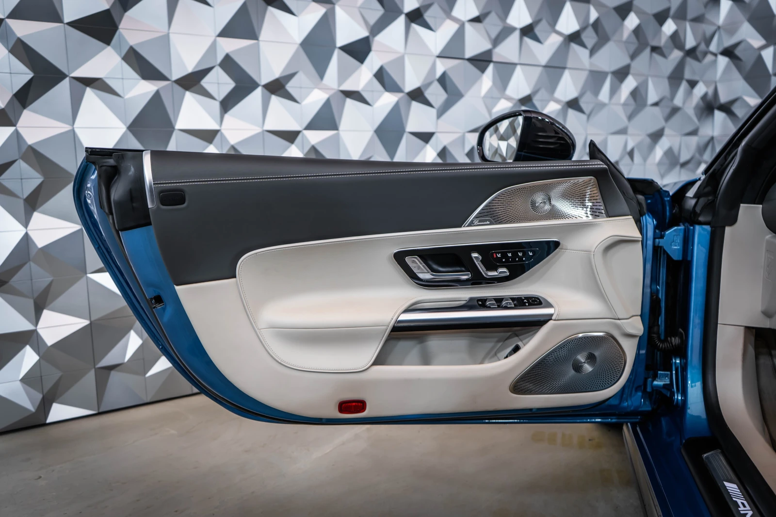 Mercedes-Benz SL 63 AMG 4M 21* NightP* Burmester, снимка 7 - Автомобили и джипове - 54112224