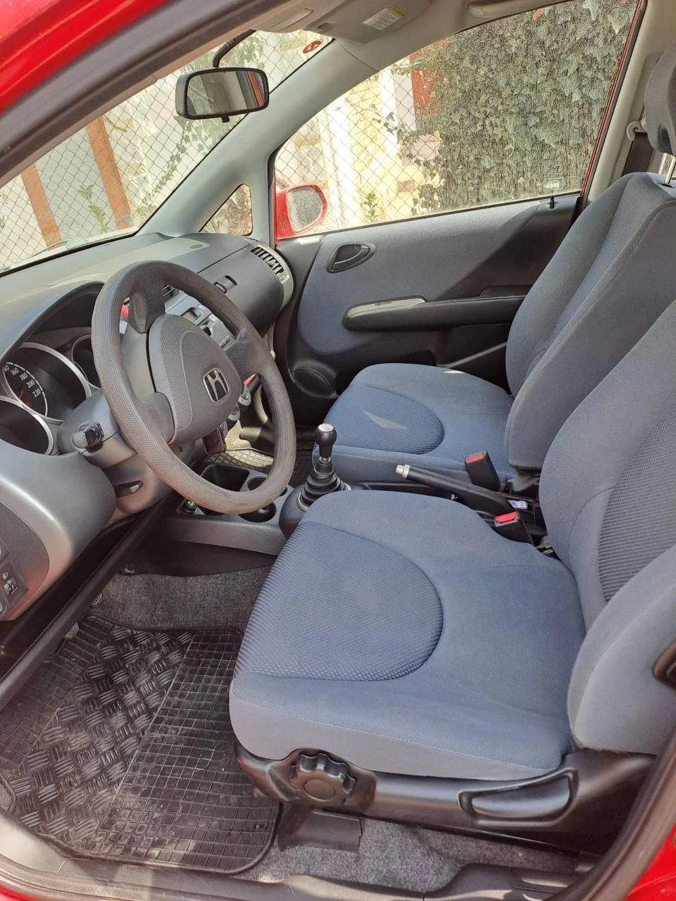 Honda Jazz 1.3, снимка 11 - Автомобили и джипове - 54196045