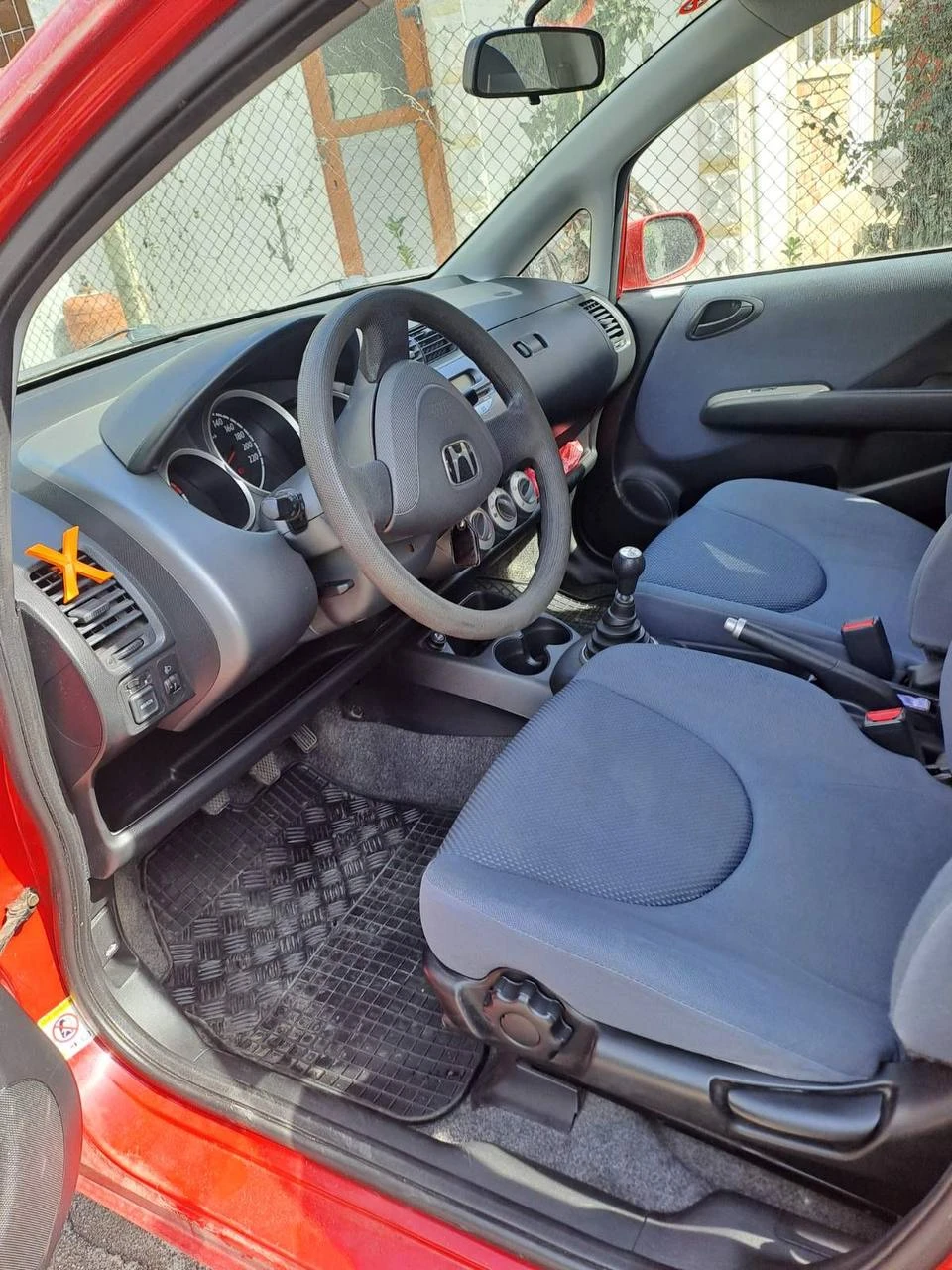 Honda Jazz 1.3, снимка 8 - Автомобили и джипове - 54196045