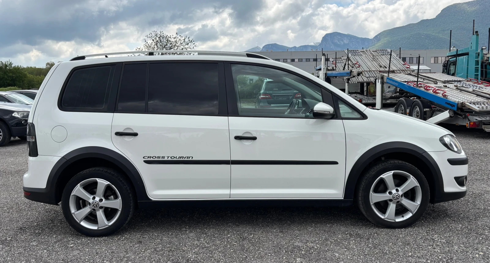 VW Touran CROSS , снимка 4 - Автомобили и джипове - 54510569