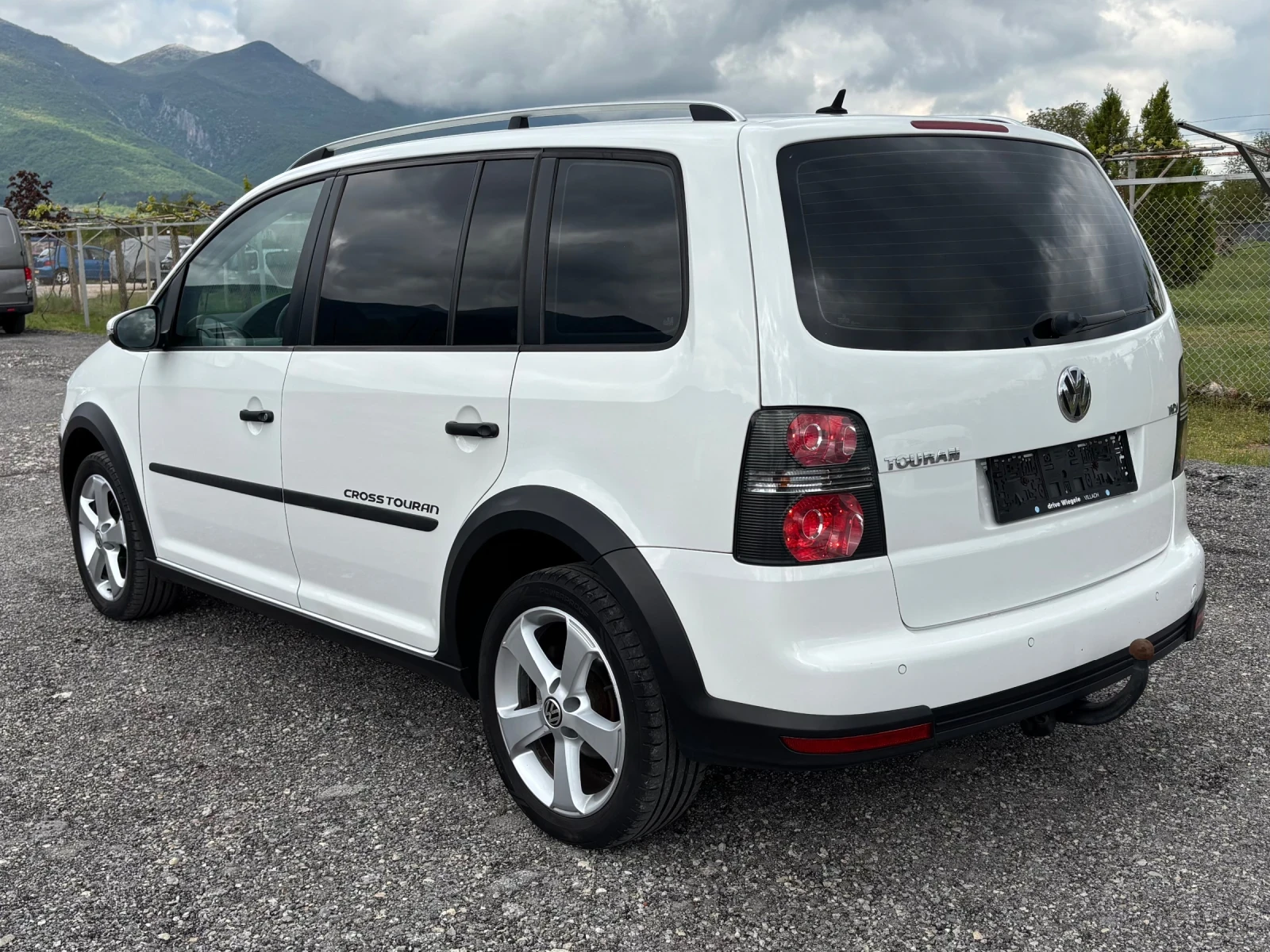 VW Touran CROSS , снимка 7 - Автомобили и джипове - 54510569