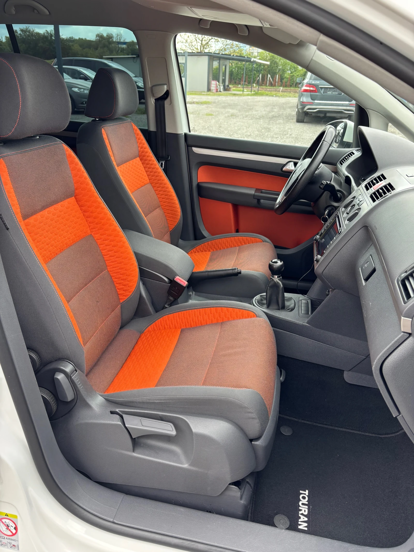 VW Touran CROSS , снимка 11 - Автомобили и джипове - 54510569