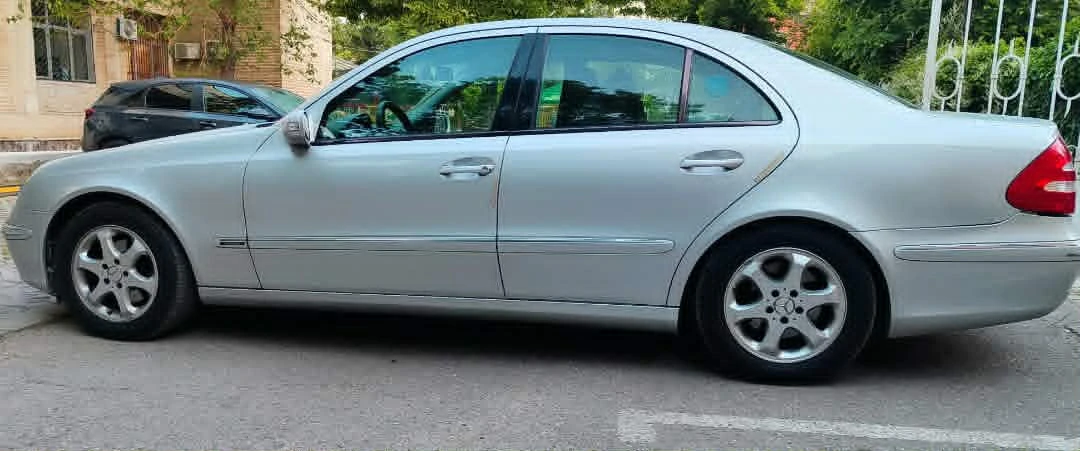 Mercedes-Benz E 200, снимка 2 - Автомобили и джипове - 54647204