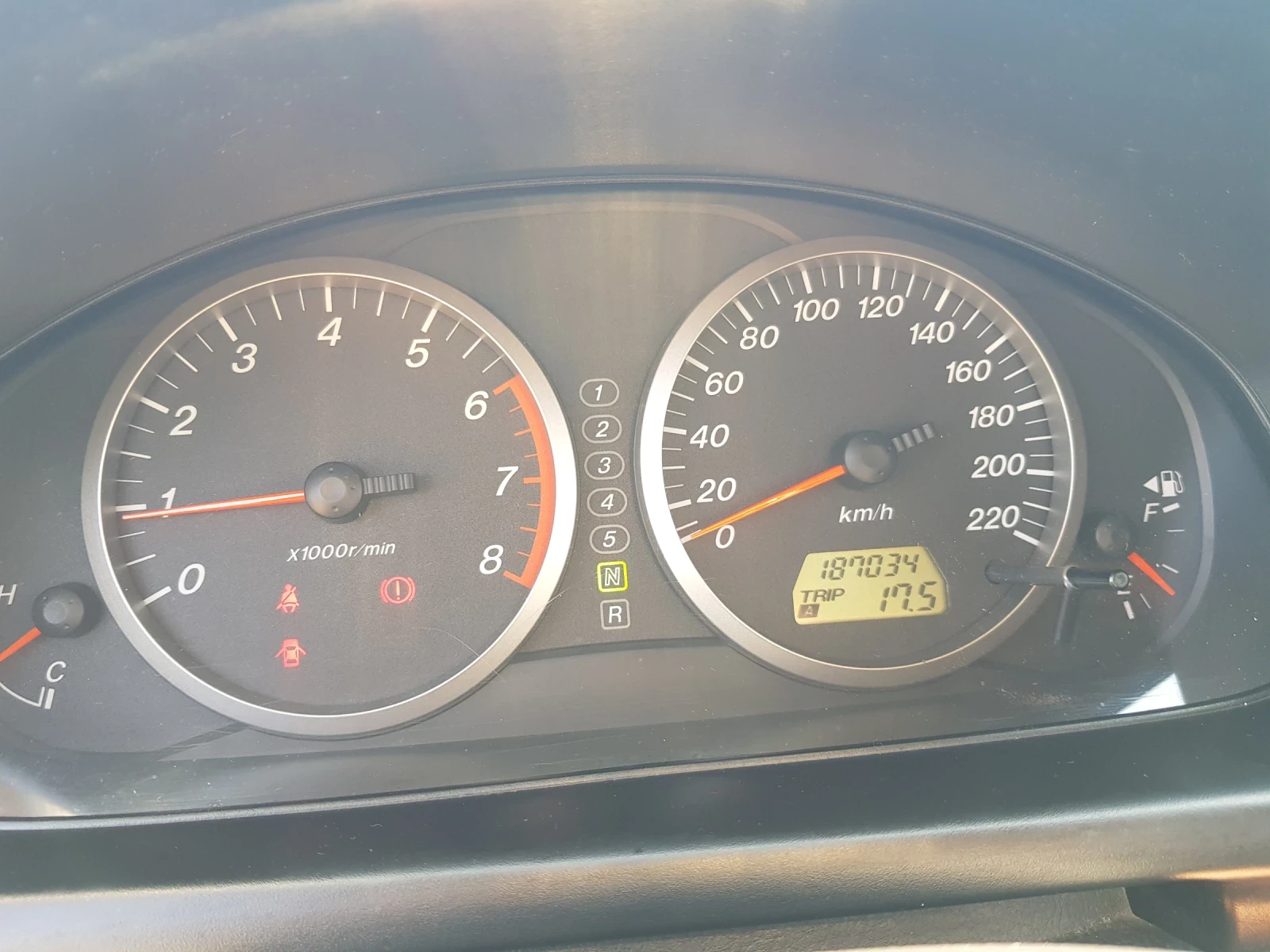 Mazda 2 1.4 Бензинов , снимка 15 - Автомобили и джипове - 55241485
