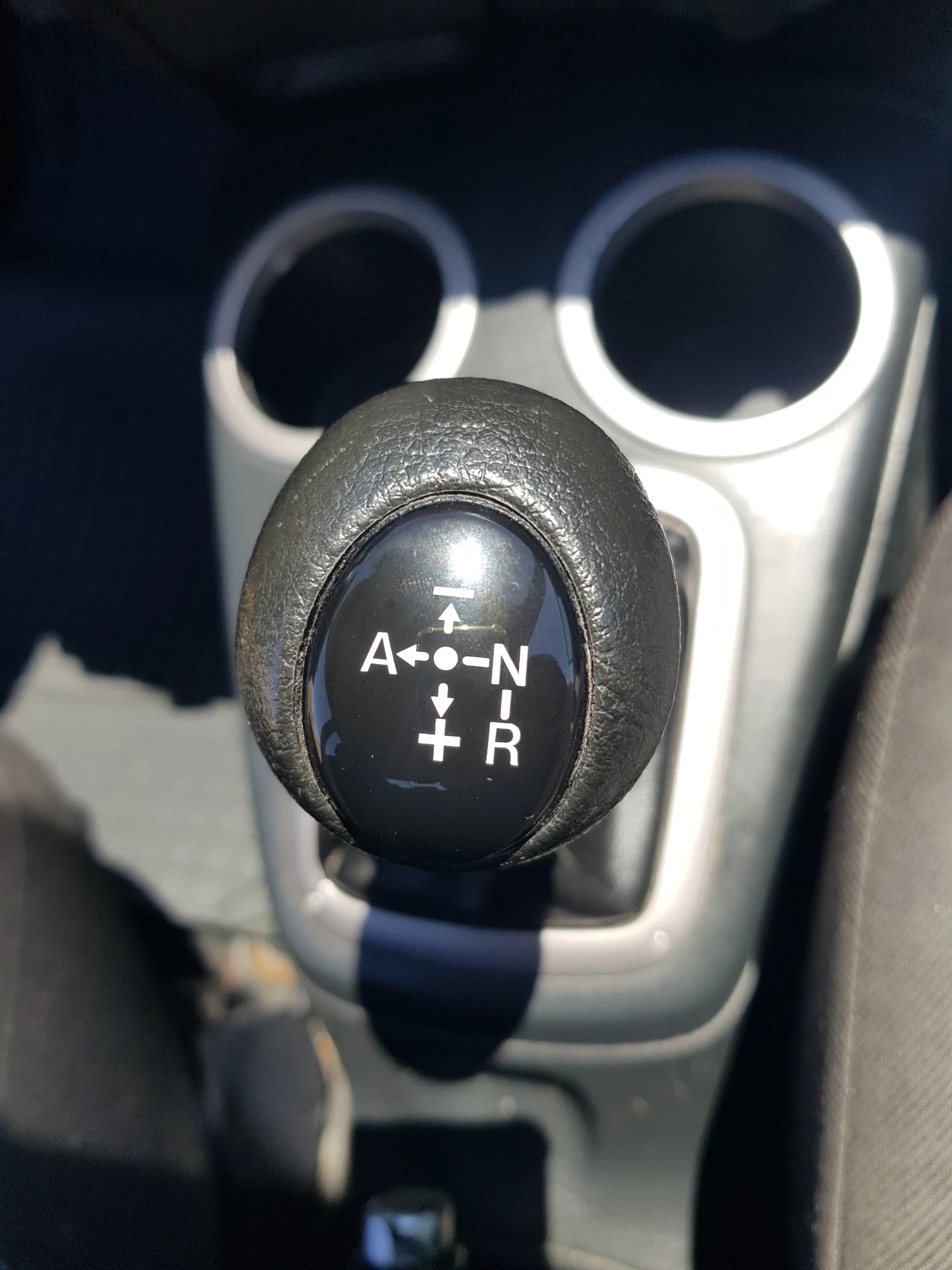 Mazda 2 1.4 Бензинов , снимка 2 - Автомобили и джипове - 55241485