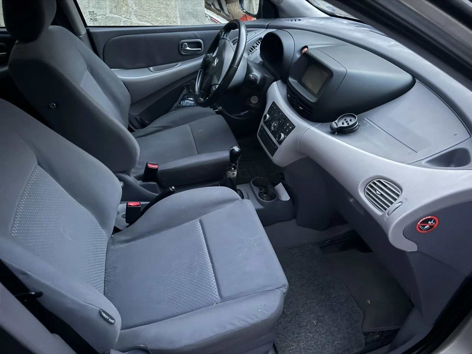 Nissan Almera tino, снимка 6 - Автомобили и джипове - 55402545