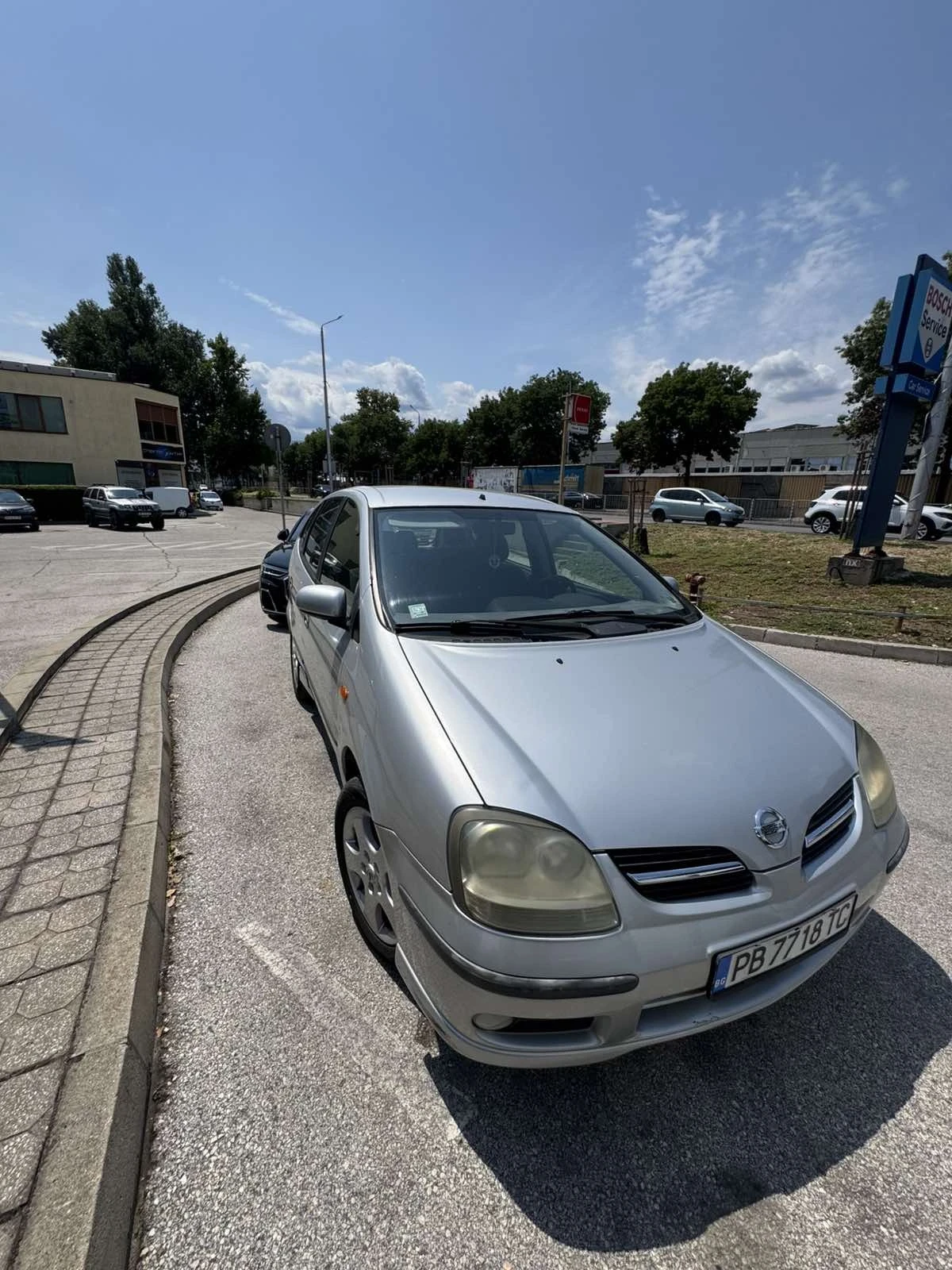 Nissan Almera tino, снимка 5 - Автомобили и джипове - 55402545