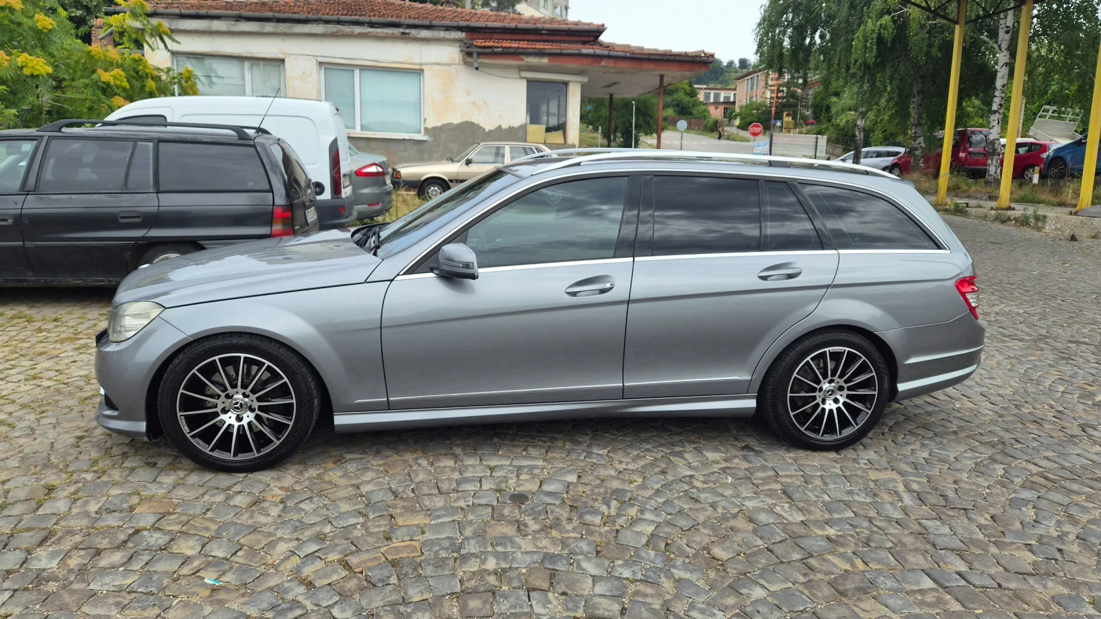 Mercedes-Benz C 320 4 MATIC, снимка 3 - Автомобили и джипове - 55429669