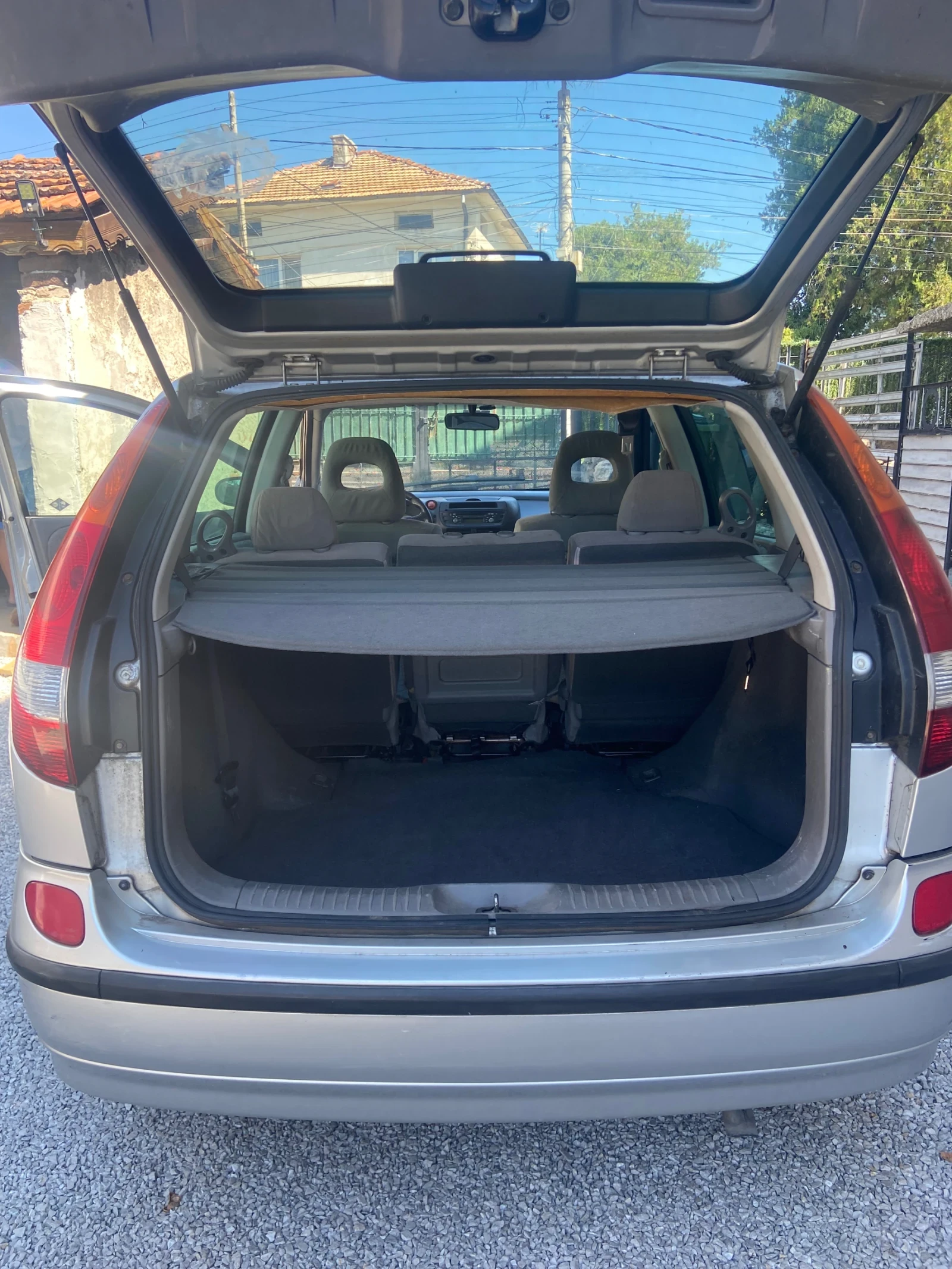 Nissan Almera tino, снимка 3 - Автомобили и джипове - 55784530