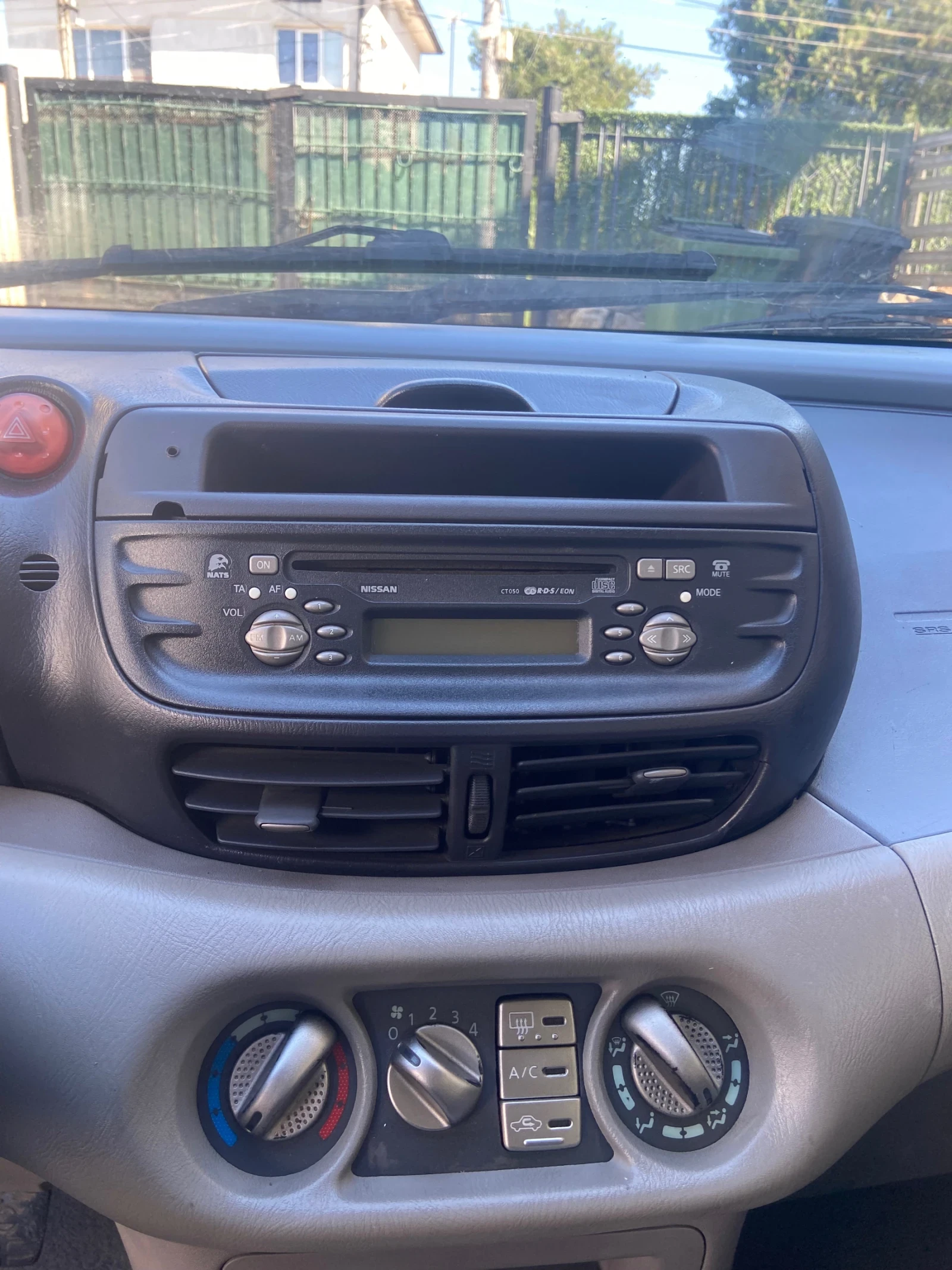 Nissan Almera tino, снимка 5 - Автомобили и джипове - 55784530