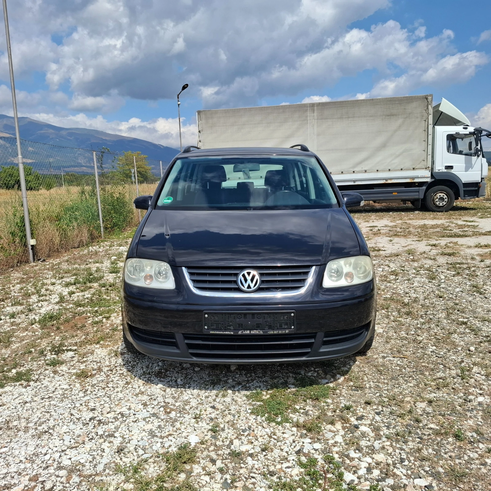 VW Touran Германия 2000 куб.140кс.КЛИМАТРОНИИК , снимка 2 - Автомобили и джипове - 55852006