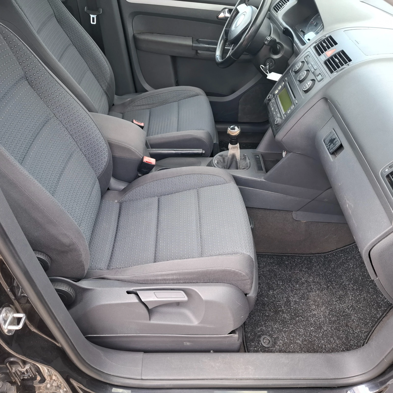 VW Touran Германия 2000 куб.140кс.КЛИМАТРОНИИК , снимка 9 - Автомобили и джипове - 55852006