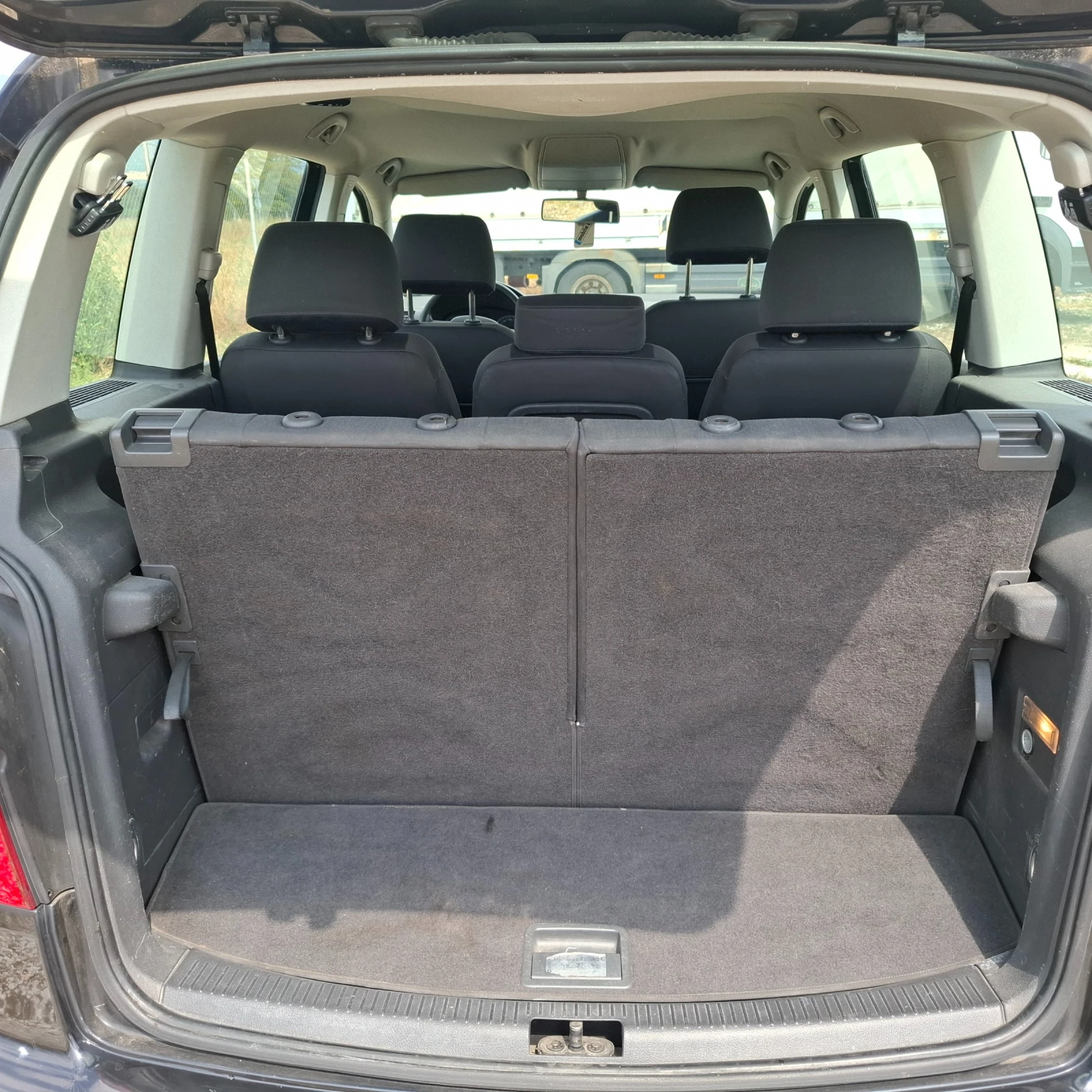 VW Touran Германия 2000 куб.140кс.КЛИМАТРОНИИК , снимка 10 - Автомобили и джипове - 55852006