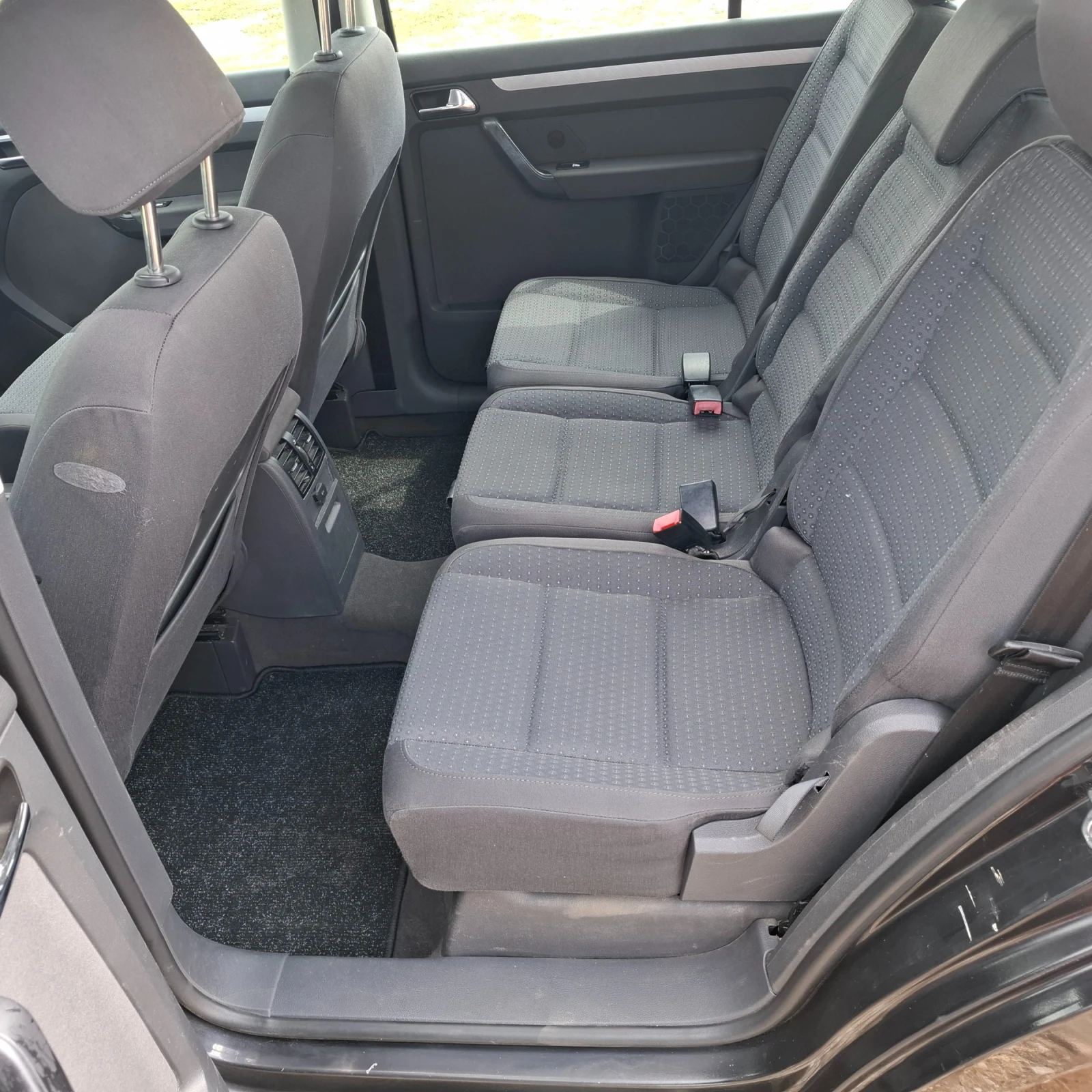 VW Touran Германия 2000 куб.140кс.КЛИМАТРОНИИК , снимка 12 - Автомобили и джипове - 55852006