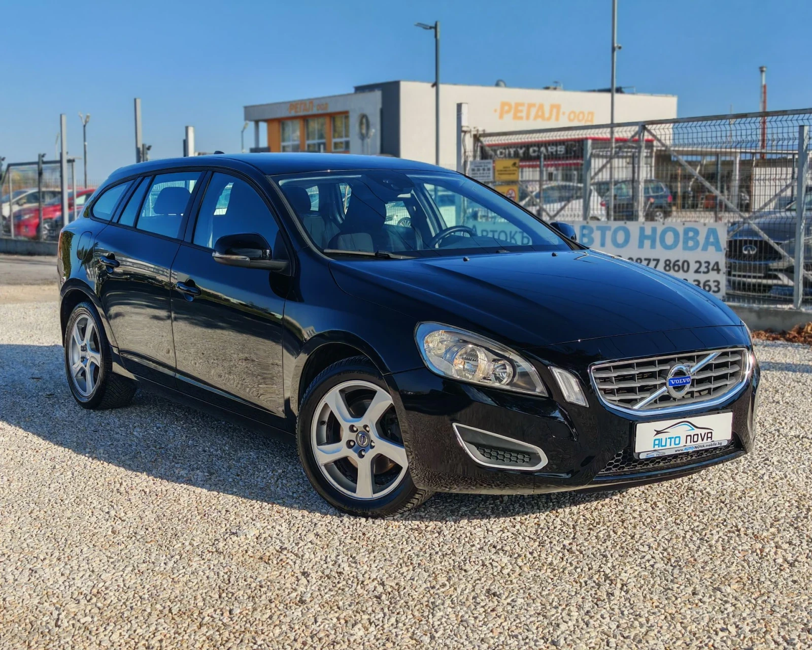 Volvo V60 2.0 ДИЗЕЛ 163 К.С. D3! УНИКАЛНО СЪСТОЯНИЕ!!!, снимка 15 - Автомобили и джипове - 56133163