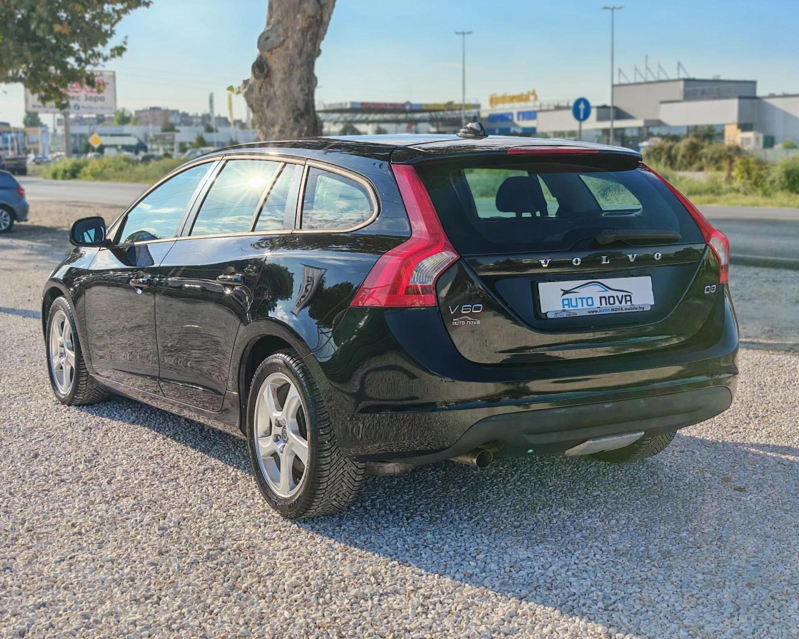 Volvo V60 2.0 ДИЗЕЛ 163 К.С. D3! УНИКАЛНО СЪСТОЯНИЕ!!!, снимка 7 - Автомобили и джипове - 56133163