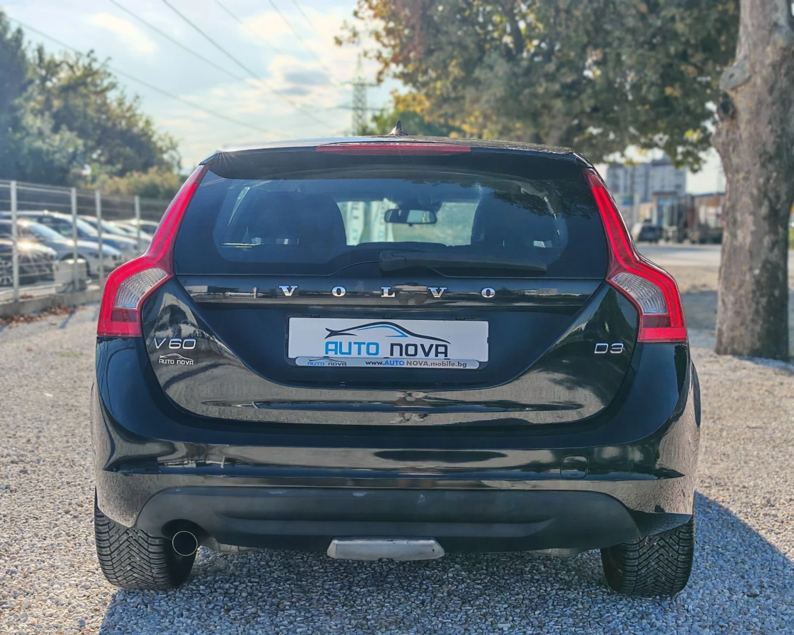 Volvo V60 2.0 ДИЗЕЛ 163 К.С. D3! УНИКАЛНО СЪСТОЯНИЕ!!!, снимка 6 - Автомобили и джипове - 56133163