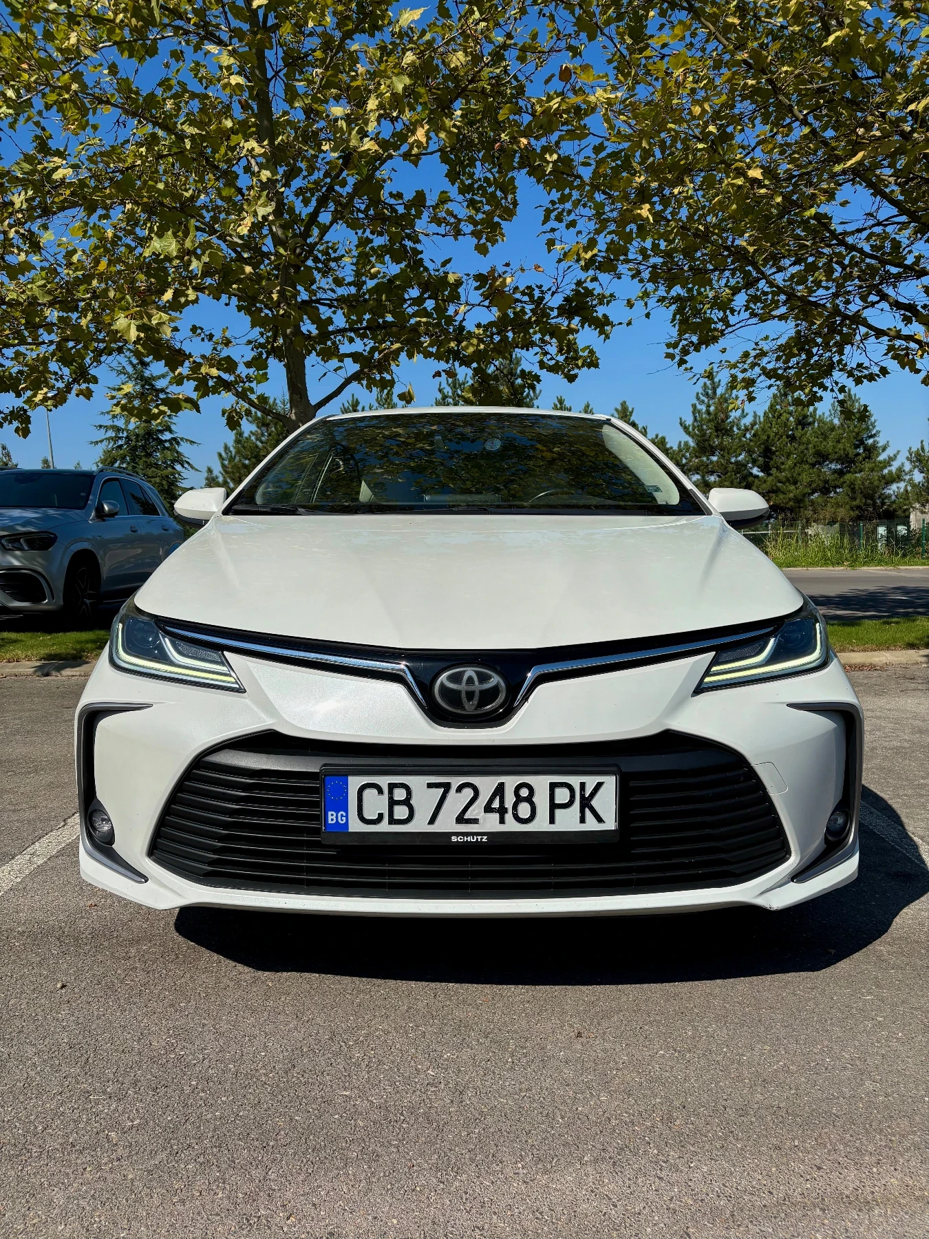 Toyota Corolla 1.6 Executive Plus / White Pearl, снимка 2 - Автомобили и джипове - 56165060