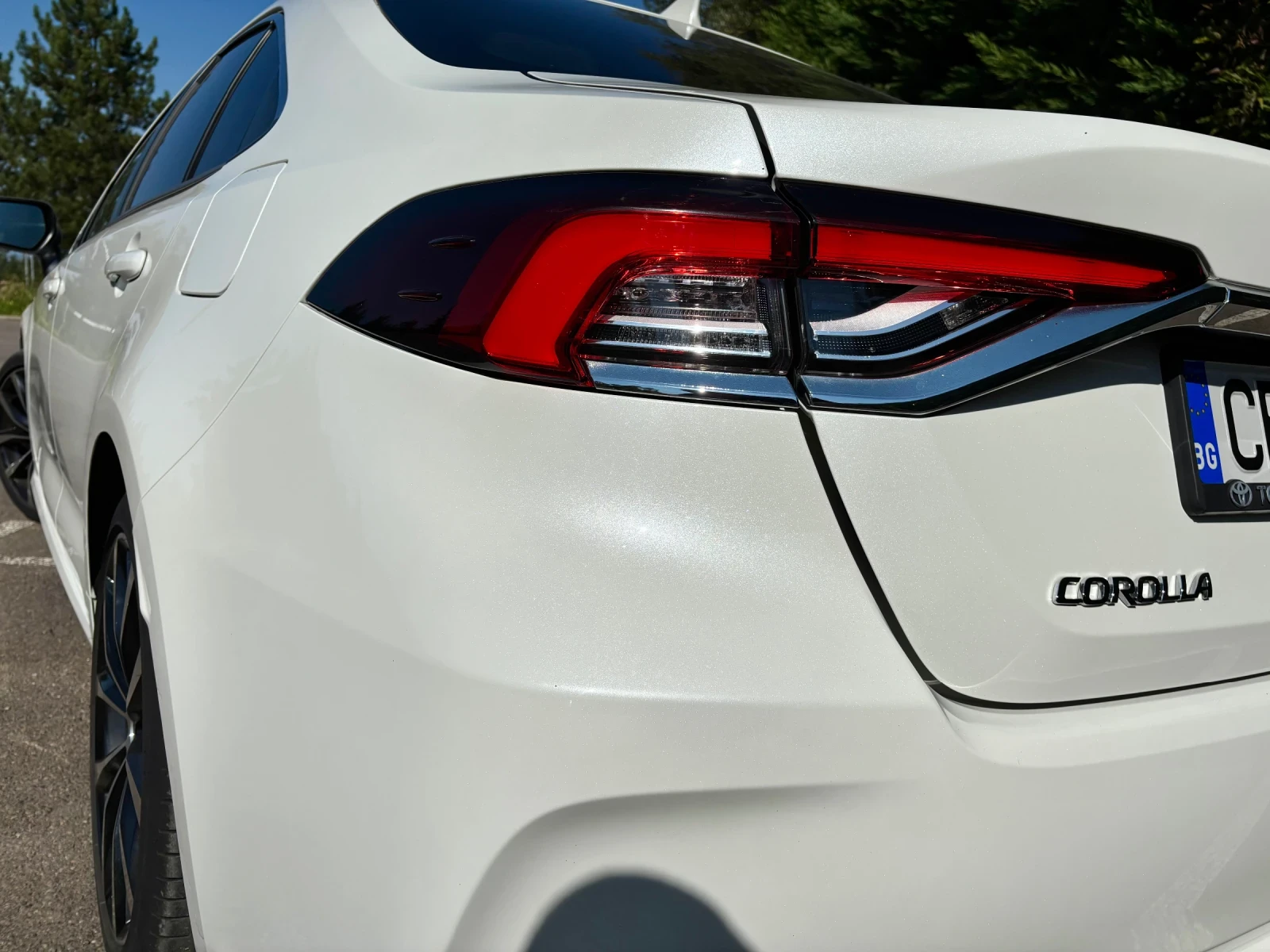 Toyota Corolla 1.6 Executive Plus / White Pearl, снимка 6 - Автомобили и джипове - 56165060