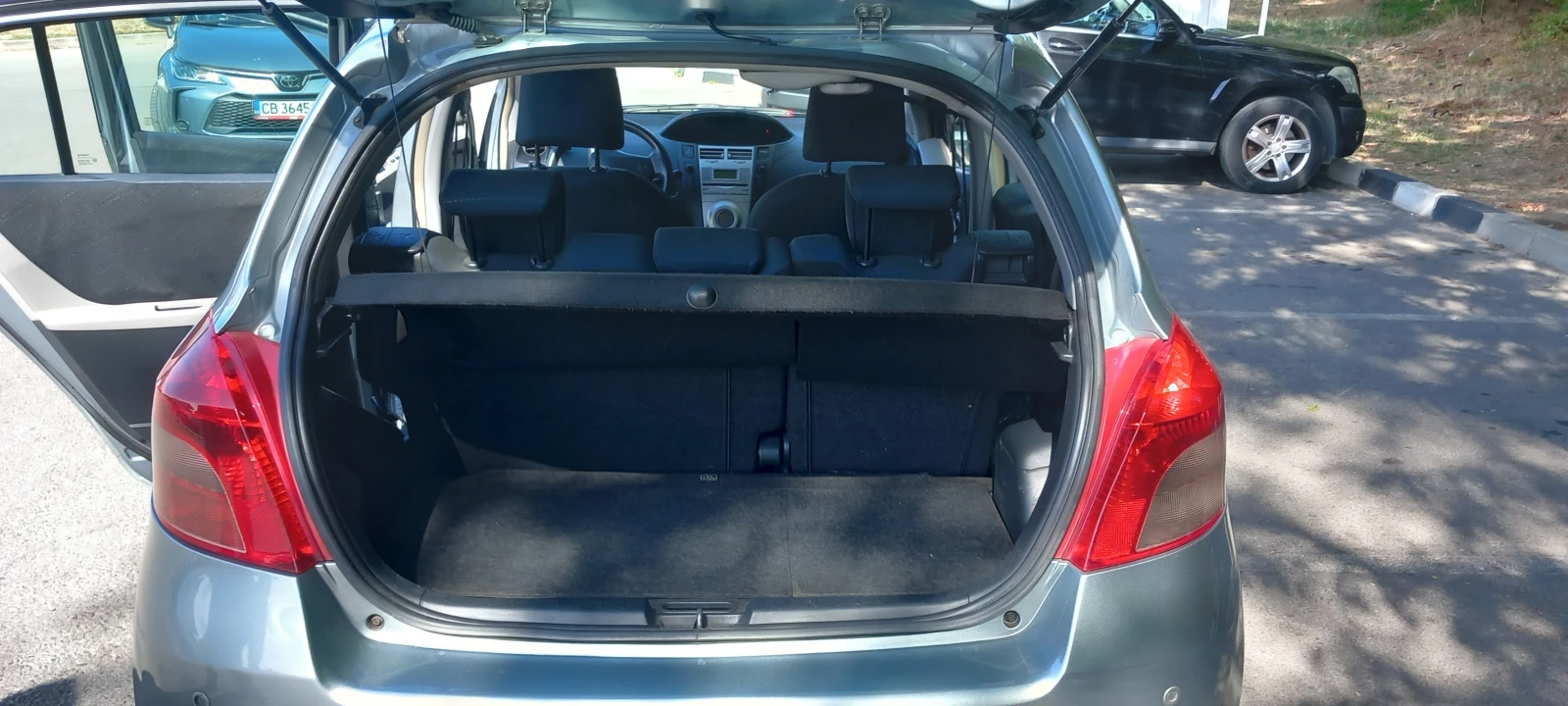 Toyota Yaris 1, 4 D-4D, снимка 11 - Автомобили и джипове - 56472680