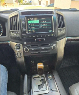 Toyota Land cruiser v8 5, 7 gaz, снимка 12